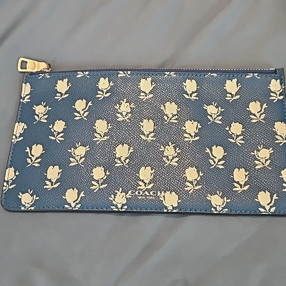 Coach Badlands IVORY CLUTCH SET EXCELLENT CONDITION